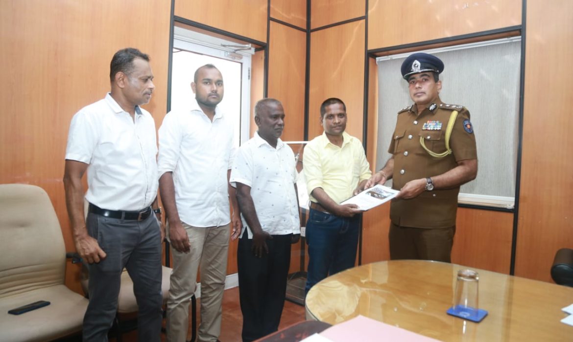 SLWJA Hands Over Groundbreaking Report on Journalist Safety During Galleface Protests to Sri Lanka’s Inspector General of Police